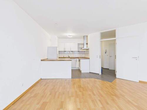 offene Küche mit Blick in Wohnen-Essen - Etagenwohnung mit 63,10 m&sup2; in Püttlingen / Köllerbach zum Kaufen