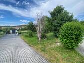 Grundstück mit Einfahrt der Nachbarn.jpg - Grundstück in Lauf an der Pegnitz zum Kaufen