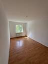 PHOTO-2025-07-07-16-48-55_2 - Großzügige 2-Zimmer mit Laminat und Wannenbad zum Toppreis in ruhiger Lage!