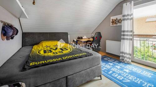 1. OG Schlafzimmer 1 - 