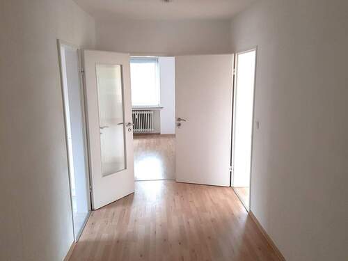 Flur zu den Zimmern - 2 Zimmer Etagenwohnung in Timmendorfer Strand