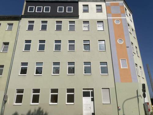 Seitenansicht - 2 Zimmer Etagenwohnung zur Miete in Halle