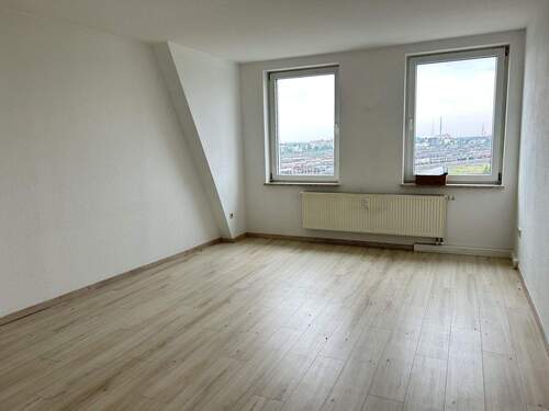 Wohnzimmer - 2 Zimmer Etagenwohnung in Halle