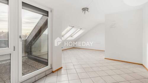 Wohnzimmer 2 - 2 Zimmer Etagenwohnung zum Kaufen in Karlsruhe