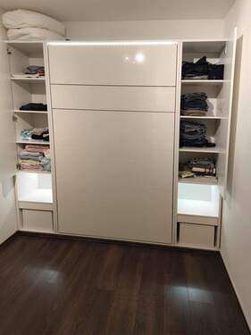 und hochwertigem Schrankbett - 