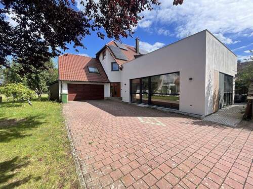 Ansicht - 7 Zimmer Einfamilienhaus zum Kaufen in Burgthann