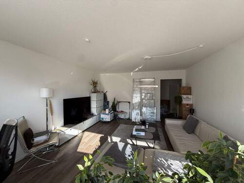 Helles Wohnzimmer - 2 Zimmer Etagenwohnung in Winsen (Luhe)