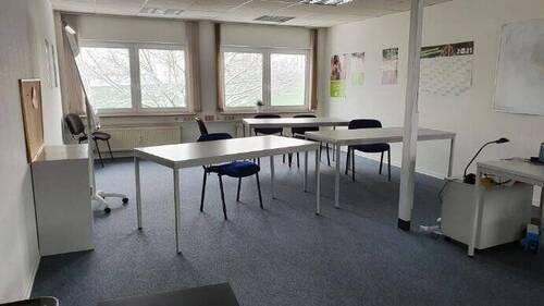 Großes Büro - 4 Zimmer Büro zur Miete in Ahrensburg