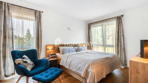 1. OG Schlafzimmer 1 - 