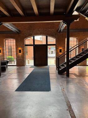 Innenansicht Eingangstür - Büro mit 200,00 m&sup2; in Hamburg zur Miete