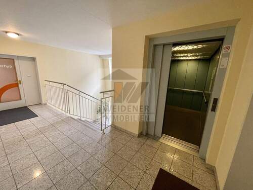 Treppenhaus Aufzug - 