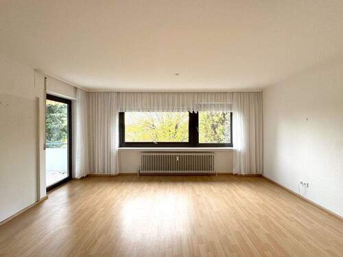 Wohnzimmer - 3 Zimmer Etagenwohnung zum Kaufen in Bietigheim-Bissingen / Metterzimmern