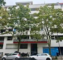 Bezugsfreie 1,5-Zimmer-Wohnung mit großer Loggia in Top-Lage von Friedrichshain - Berlin