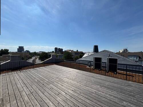Dachterrasse - Elegante 4-ZKB-Wohnung mit Dachterrasse, teilklimatisiert mit Einbauküche, nähe MMT Campus & UMM