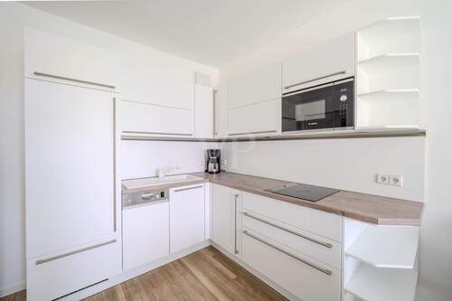 Küche mit modernen Geräten - 