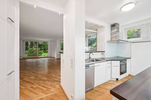 Küche und Übergang zum Wohnzimmer - 