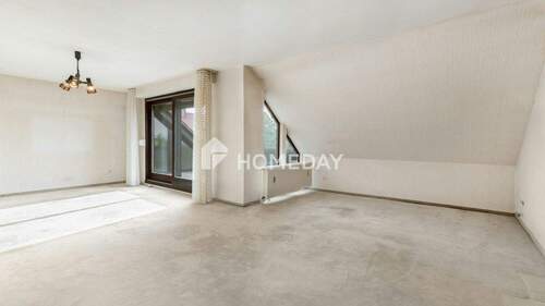 1. OG Schlafzimmer 1 - 