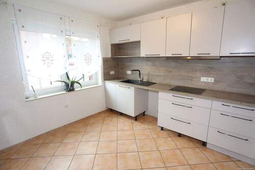 Küche mit Einbauküche - 