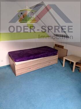 Zimmer im Dachgeschoss - 