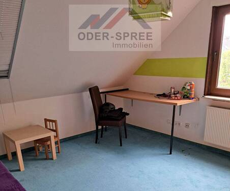 Zimmer im Dachgeschoss - 