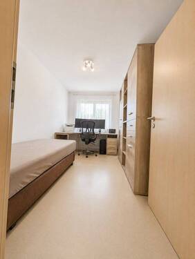 Kinderzimmer / Büro - 