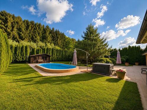 Garten mit Pool und Whirlpool - 
