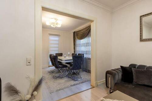 Blick in Zimmer 1 Wohnzimmer - 