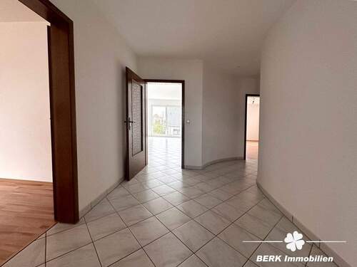 Flur - 3 Zimmer Etagenwohnung in Karlstein am Main