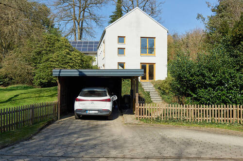 Carport mit Wallbox - 4 Zimmer Einfamilienhaus in Bendestorf