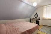 1. Schlafzimmer - Doppelhaushälfte mit 100,00 m² in Hamm zum Kaufen