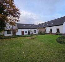 Geräumiges Familienhaus in Krefeld DießemLehmheide mit sonniger Terrasse