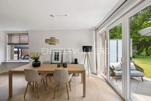 Esszimmer mit Parkettboden - 