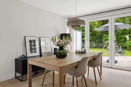 Esszimmer mit Blick auf die Terrasse - 