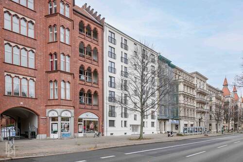 Aussenansicht - Wohnen im trendigen Kreuzberg - Bezugsfreie 3 Zimmer Wohnung mit Aufzug und Balkon im Erstbezug