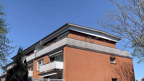 1 Die Hausansicht_2_DG Wohnung im Penthouse-Stil.j - DG-Wohnung im Penthouse-Stil mit ¾ umlaufender Terrasse2 Zimmer, 57,28 qm, Kfz-Stellplatz, Keller, HH in 30 Min.
