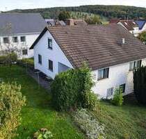 Gepflegtes Familienhaus . ruhige Lage und ein großer Garten mit Gartenhaus - Ehestetten