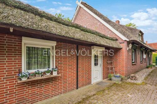 Straßenansicht - 6 Zimmer Einfamilienhaus in Itzstedt