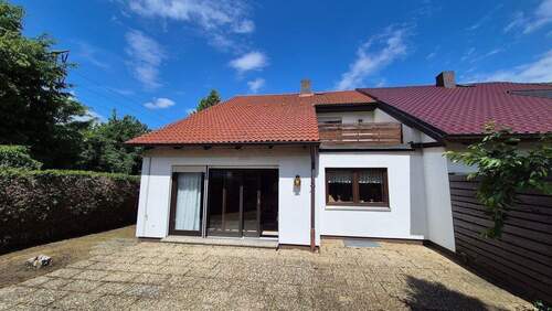 02 Ansicht Haus.jpg - 5 Zimmer Reihenendhaus zum Kaufen in Nürnberg