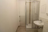 Bad mit Dusche - 2 Zimmer Etagenwohnung zur Miete in Freiberg