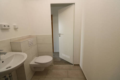 Bad mit Dusche - Etagenwohnung mit 54,00 m&sup2; in Freiberg zur Miete