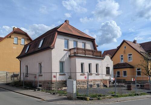 Ansicht - 9 Zimmer Mehrfamilienhaus, Wohnhaus zum Kaufen in Hermsdorf