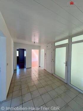 Eingang - Großzügige 3 Zimmer Wohnung in Trier-Kenn