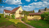 Hausansicht_Süd-Ost - Freistehendes Einfamilienhaus mit Doppelgarage, Wintergarten und großem Garten in Asperg