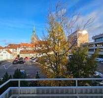 ERSTEBEZUG NACH RENOVIERUNG - Großzügig im 2. OG mit Balkon und neuem Tageslichtbad mit Dusche. Zentraler geht es kaum - Hildesheim Mitte