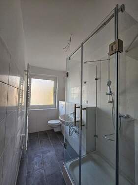 nagelneues Badezimmer - 