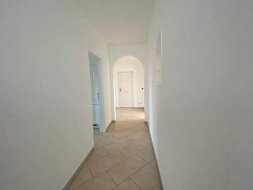 Flur - 3 Zimmer Etagenwohnung zur Miete in Coburg