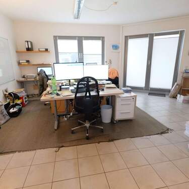 DSCF3842 - Repräsentative Büro-Praxisfläche im Zentrum von Rösrath mit Aufzug, direkt gegenüber der Post