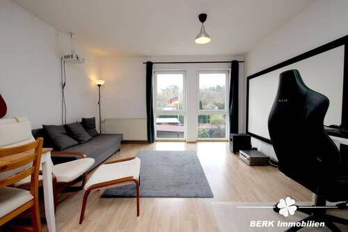 Wohn- und Essbereich - BERK Immobilien - Attraktive 2-Zimmer-ETW in begehrter Lage inkl. EBK und PKW-Stellplatz