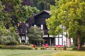 Hauptgebäude - 