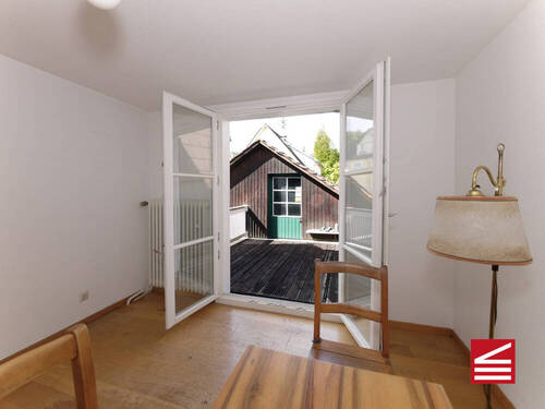 Zimmer 7, Blick auf die Terrasse u. Zugang Dachboden Scheuer - 